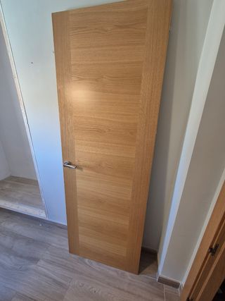 Puerta madera maciza