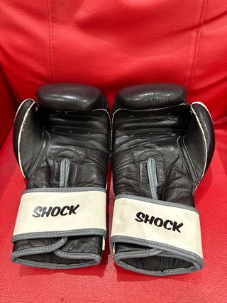 Guantes boxeo Leone 1947 + regalo casco