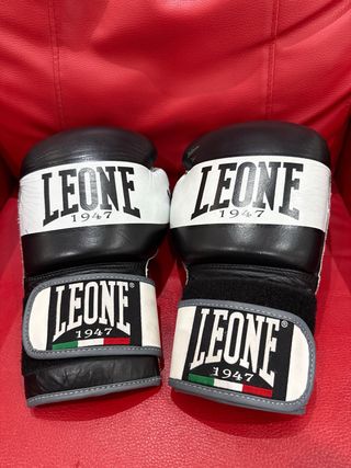 Guantes boxeo Leone 1947 + regalo casco