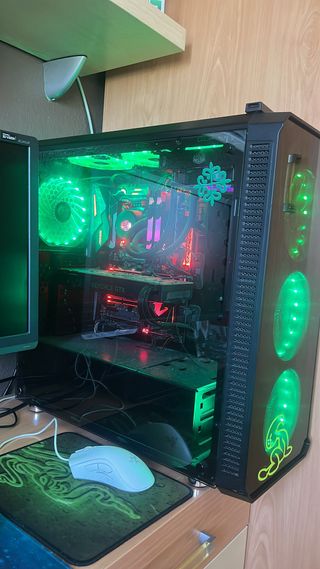 PC Gamer - i7-8700K, GTX 1080 8GB
