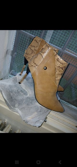 Stivaletti Marrone taglia 38

