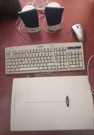 Accesorios PC: teclado, ratón, altavoces