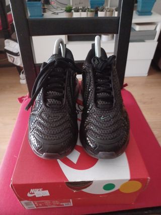 Zapatillas Nike Air Max 720 negras