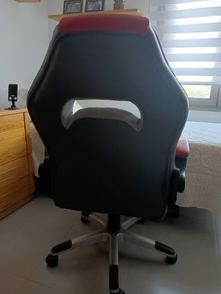 Silla gaming negra y roja