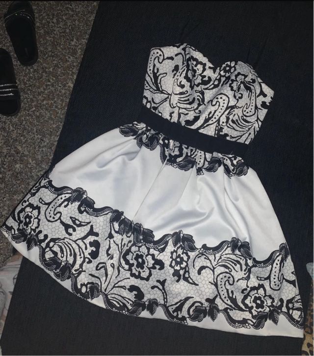 Abito bianco e nero spalline sottili