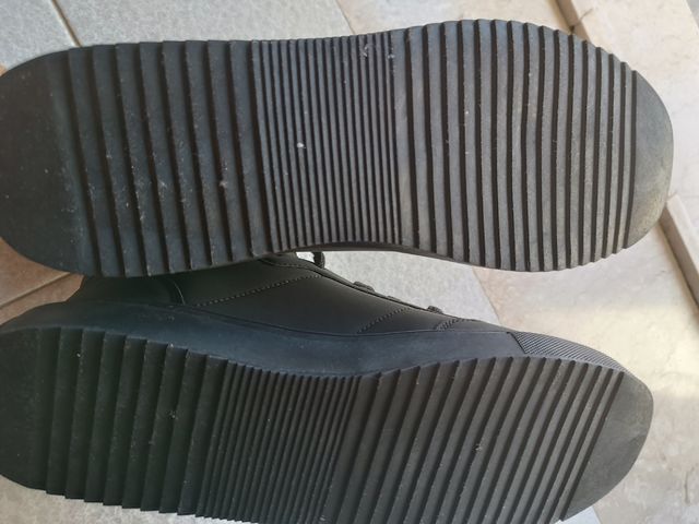 Scarponcini uomo nero nuovi , indistruttibili 