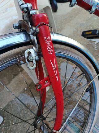 Bicicleta clásica roja