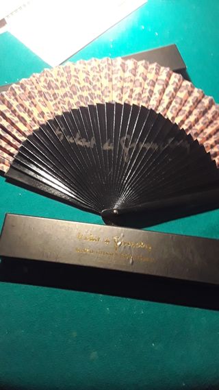 Abanico Givenchy - Edición Limitada
