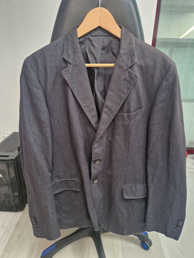 Americana gris oscuro