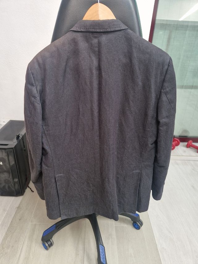 Americana gris oscuro