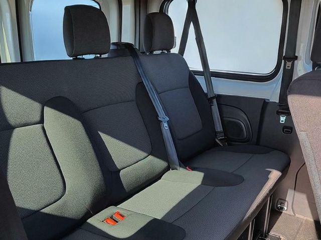 Renault Trafic 2.0 DCI 150CV Combi Authentic Energy Blue 9Plazas