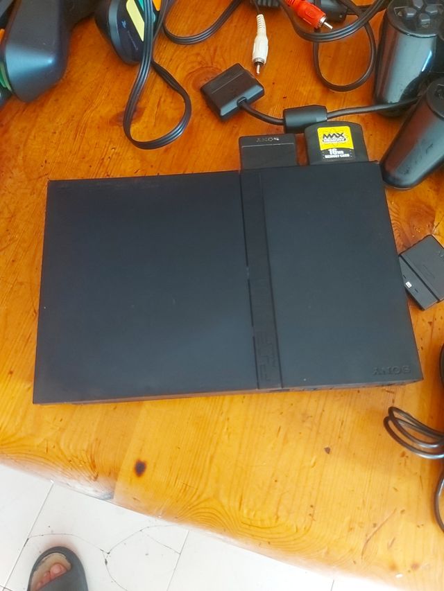 PS2 (PlayStation 2) nera