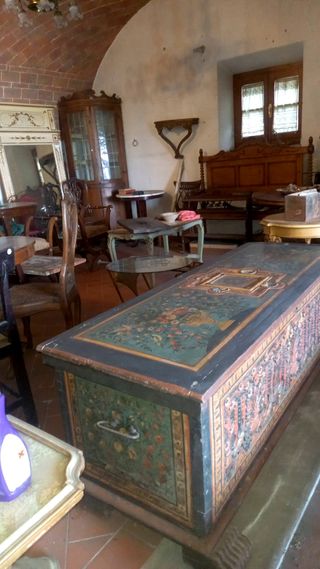 Vari oggetti di antiquariato