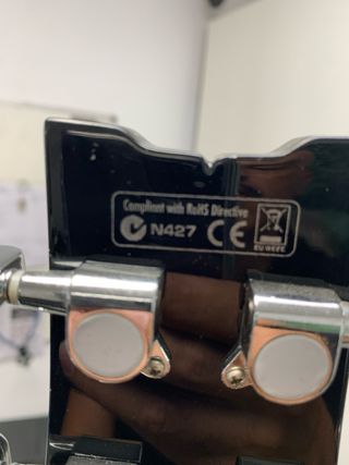 Guitarra Ibanez - Negra
cambio por bajo electrico