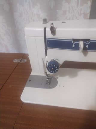 Mueble de coser sin máquina 