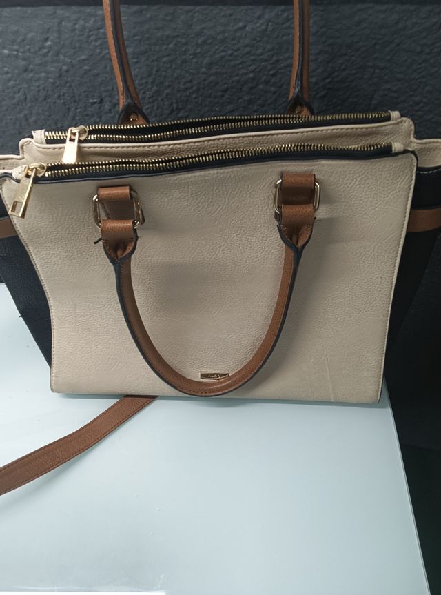 Bolso beige y negro