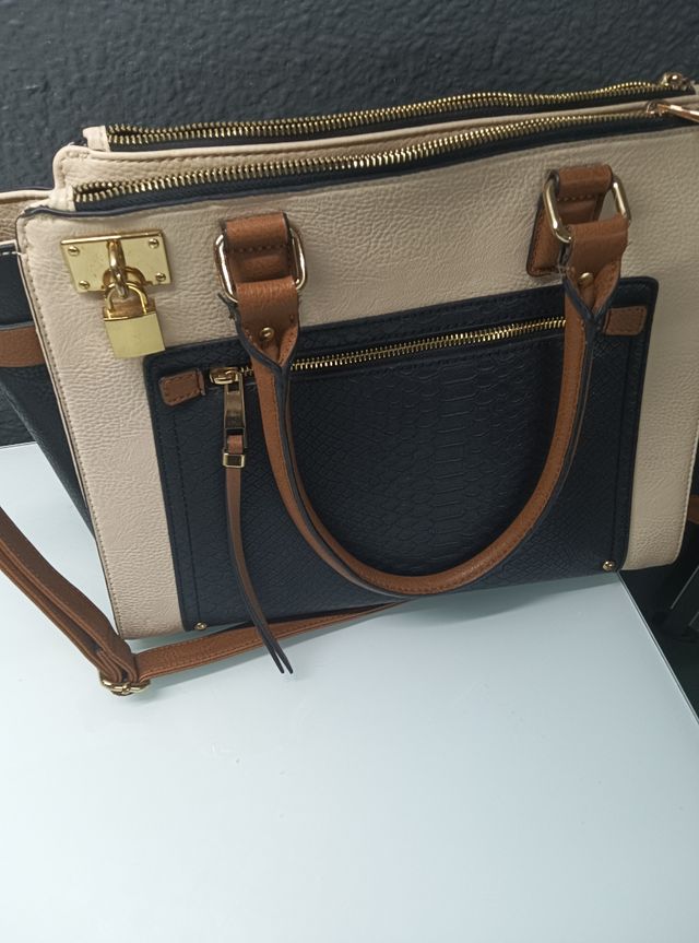 Bolso beige y negro