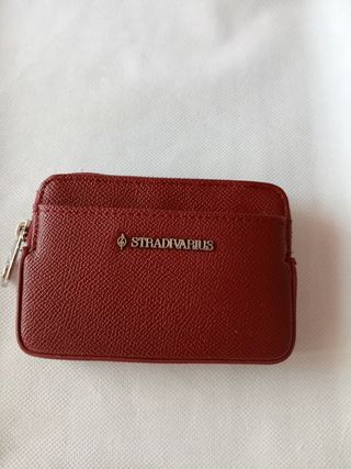 Monedero Stradivarius rojo