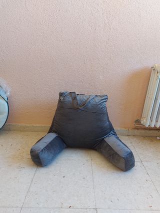 Cojín reposacabezas gris