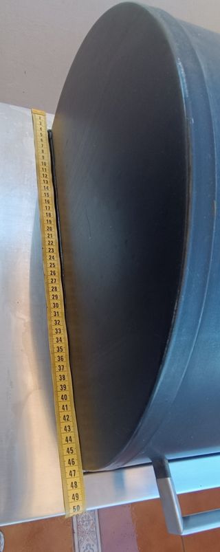 Barbecue a carbonella e copertura