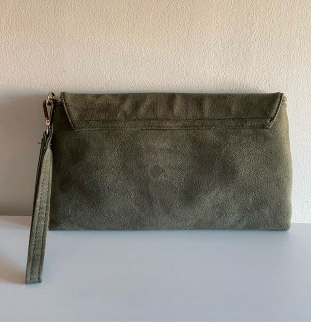 Bolso mano ante verde oliva