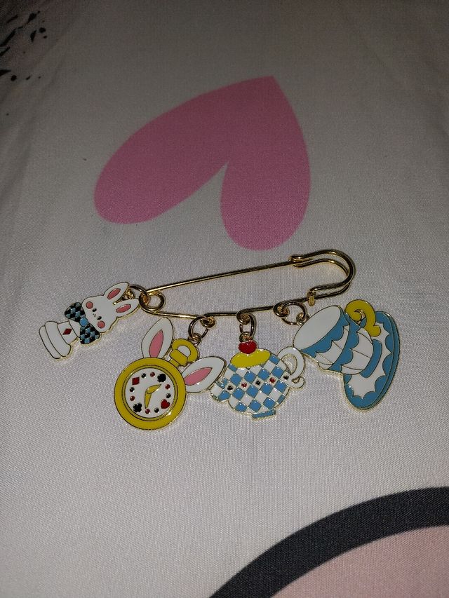 Broche Alicia en el País de las Maravillas