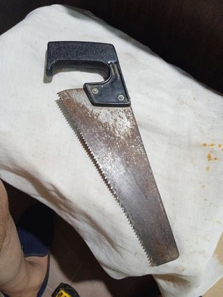 Sierra de mano antigua