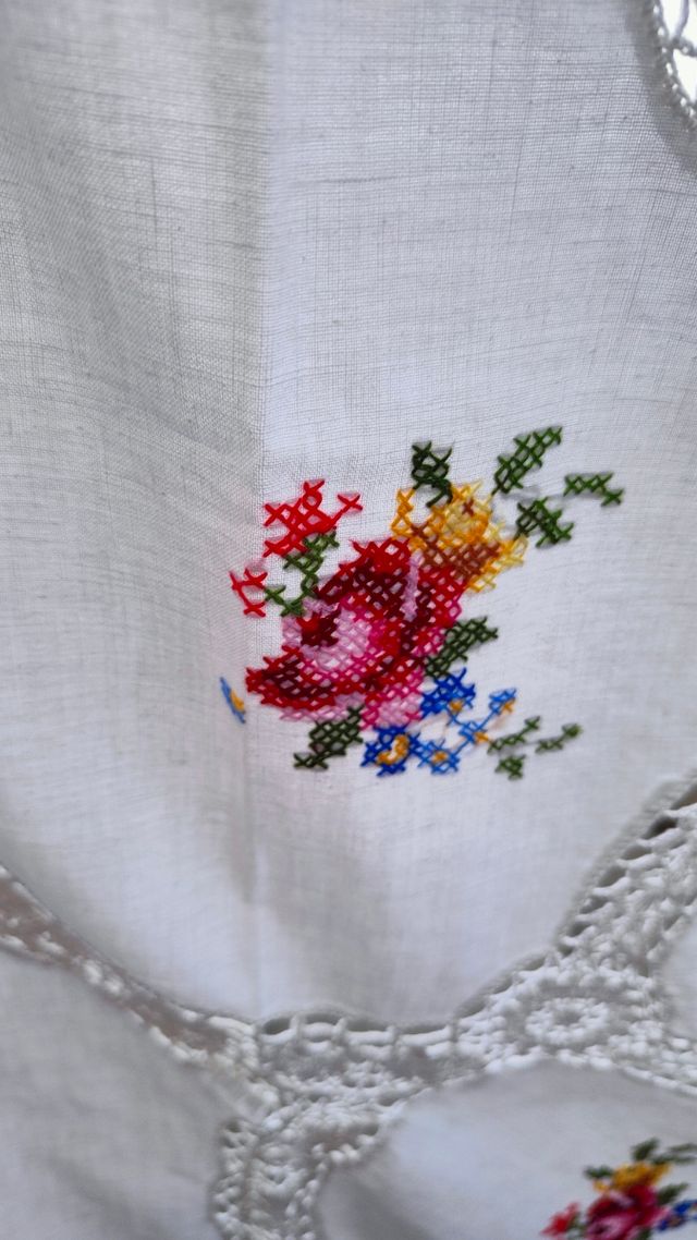 Tovaglia ricamata cotone lino