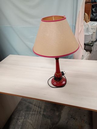 Lampara de mesa - roja y beige