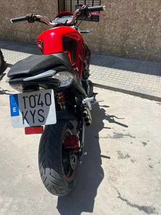 Moto 125cc roja - Como nueva