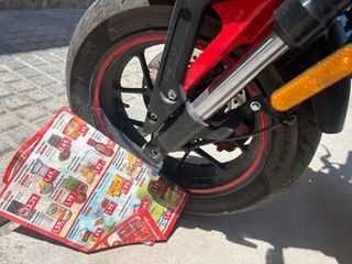 Moto 125cc roja - Como nueva