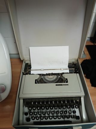 Olivetti Dora Máquina de Escribir (1970)