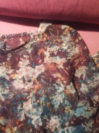 Blusa floral multicolor