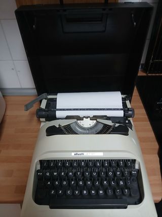 Máquina escribir Olivetti Lettera 32