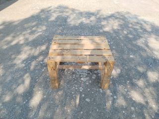 Mesa rústica de madera