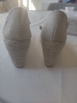 Sandalias cuña El Corte Inglés camel