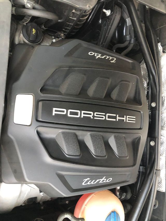 Porsche Macan PORSCHE MACAN TURBO 