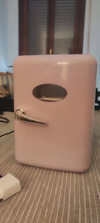 Mini Nevera Cosméticos Morada