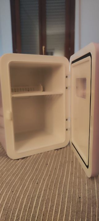 Mini Nevera Cosméticos Morada