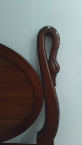 Cuna moisés exclusiva en caoba estilo cisne