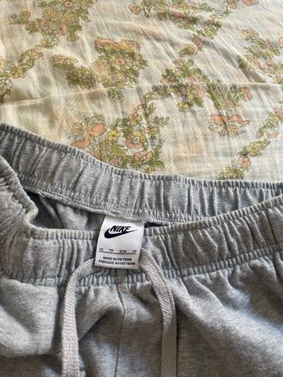 Shorts Nike Gris - Pantalones Cortos