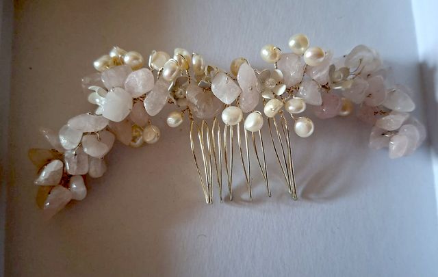 Peineta novia con perlas y cuarzo rosa