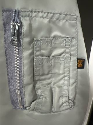 Cazadora Alpha Industries Gris
