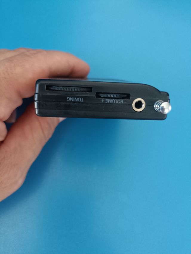 Radio AM/FM Nevir - Portátil