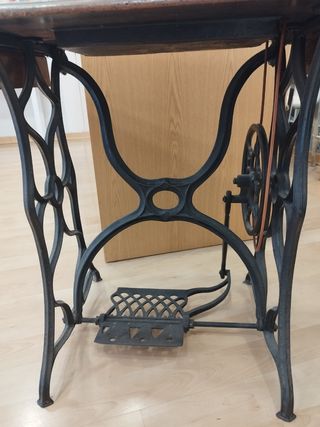 Máquina coser Naumann antigua