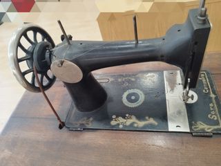 Máquina coser Naumann antigua