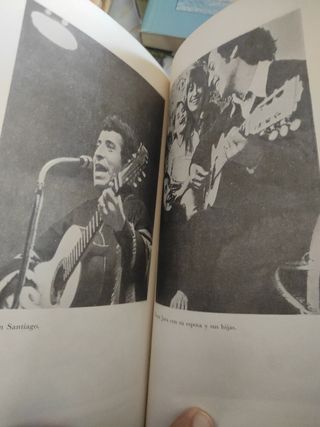 La guitarra y el poncho de Víctor Jara 