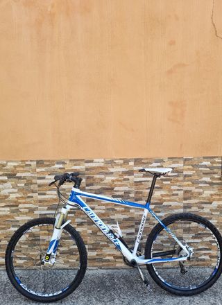 Bici MTB Cannondale carbono