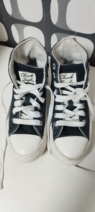 Converse Chuck Taylor negras