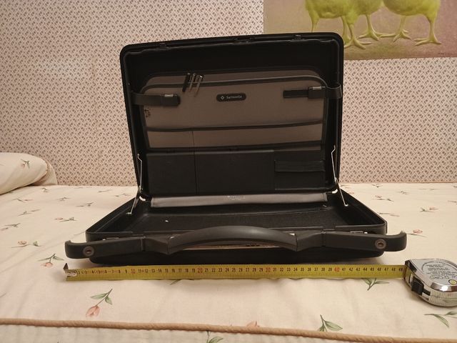 Maletín Samsonite negro